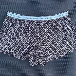 Victoria's Secret Black and Pink Patterned Pajama Shorts Size XXL